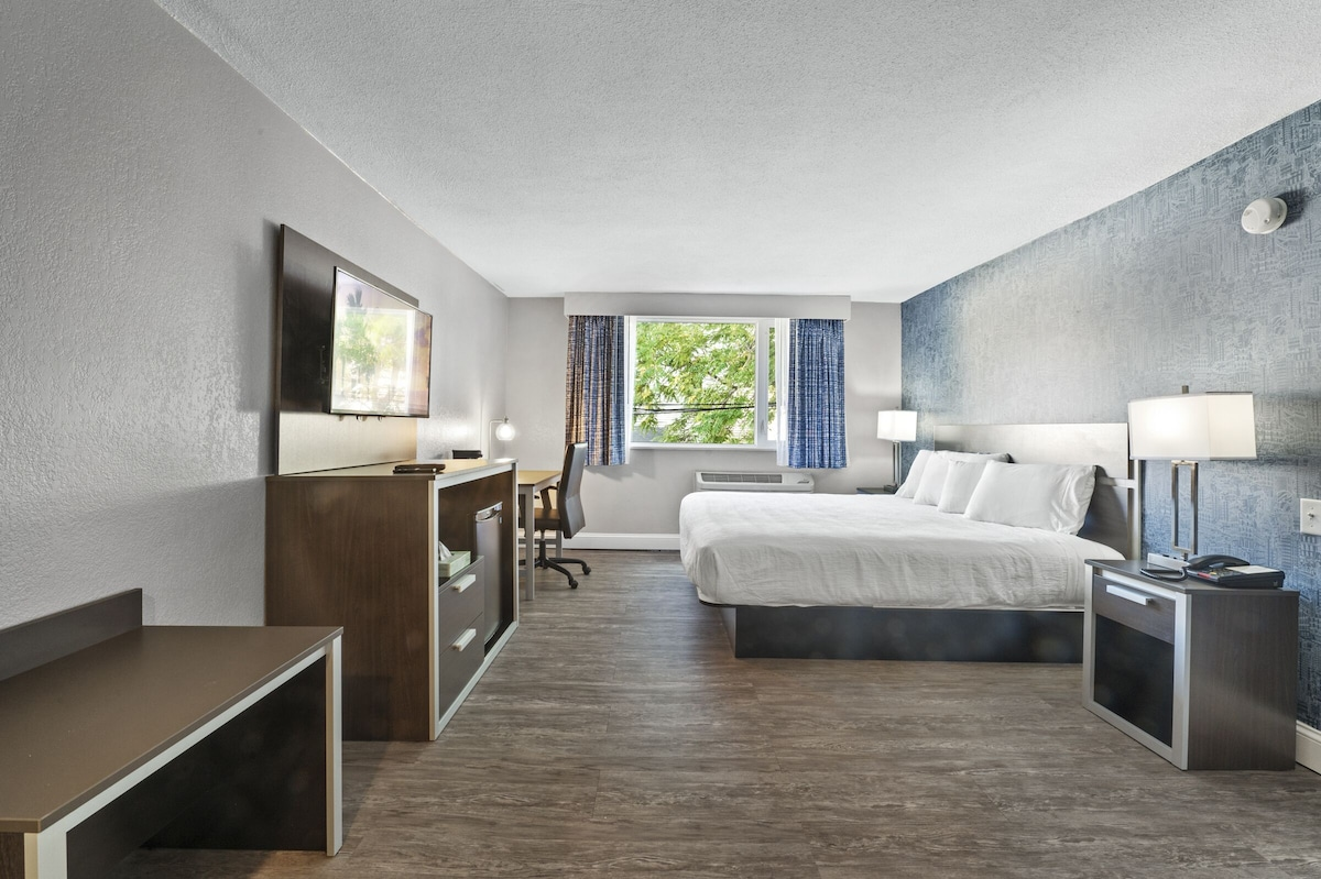 Superior-Studio of Inn on Arsenal in Watertown
